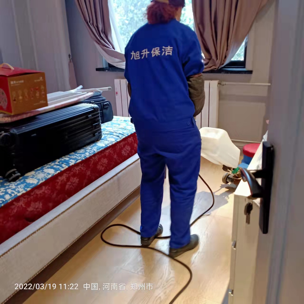 亚洲综合熟女久久久30P家政----地板打蠟